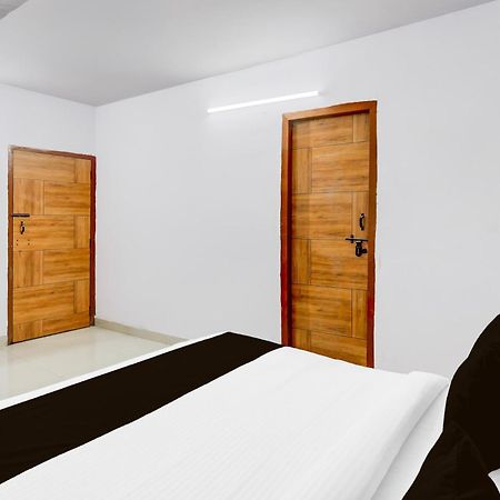 Hotel O Ocean Plaza Нью-Делі Екстер'єр фото