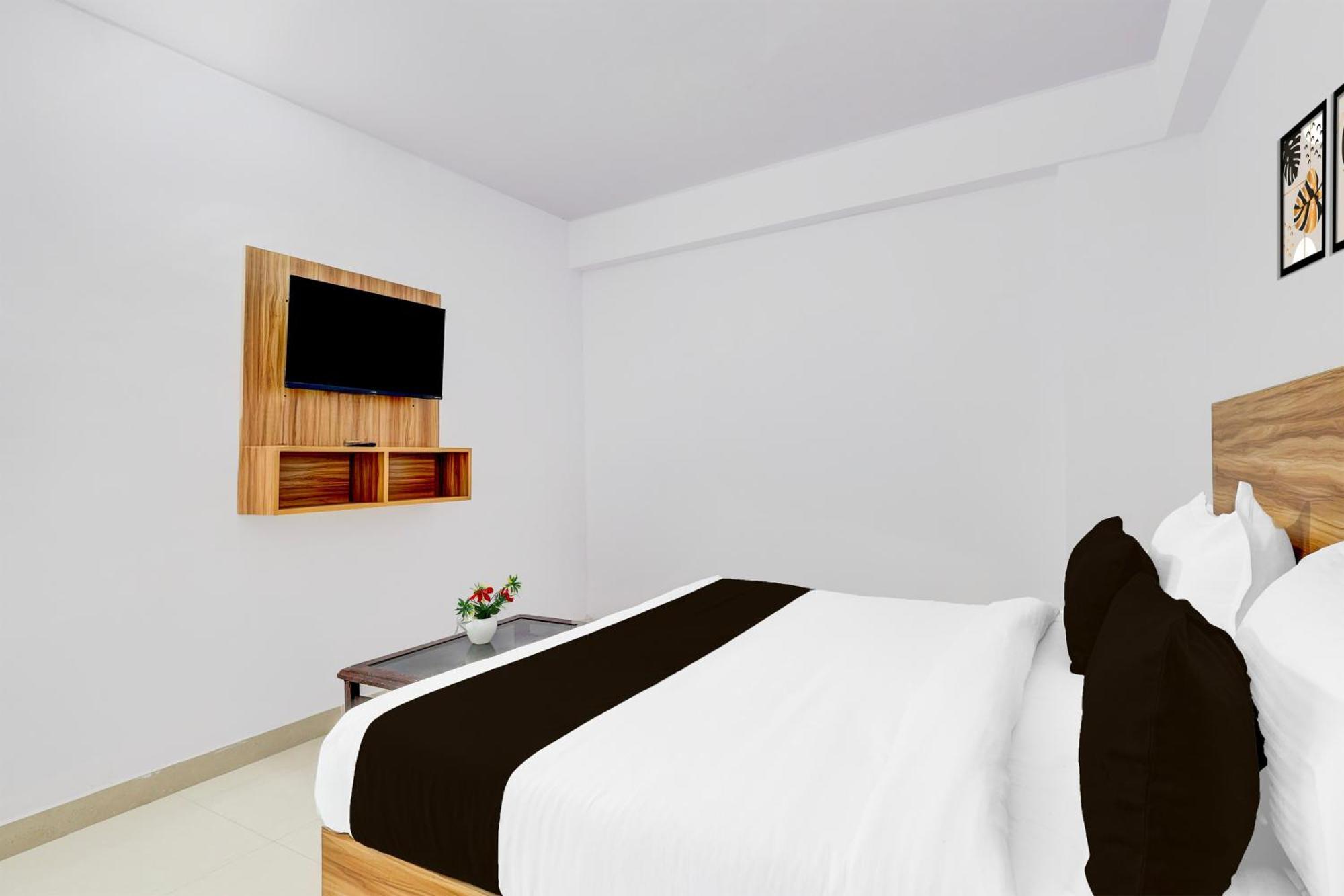 Hotel O Ocean Plaza Нью-Делі Екстер'єр фото
